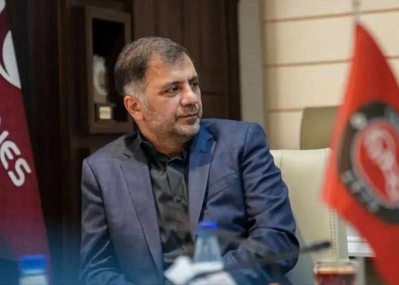 کنایه حجت کریمی به تاجرنیا: او هر وقت بیکار می‌شود، توییت می‌زند!