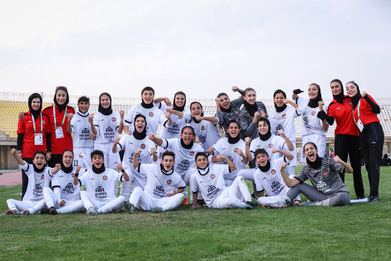 اعتراض بانوان تراکتور به قانون جنجالی!