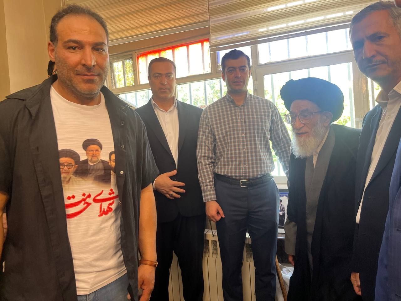 اهدای مدال خلیل‌زاده به خانواده شهدای خدمت  