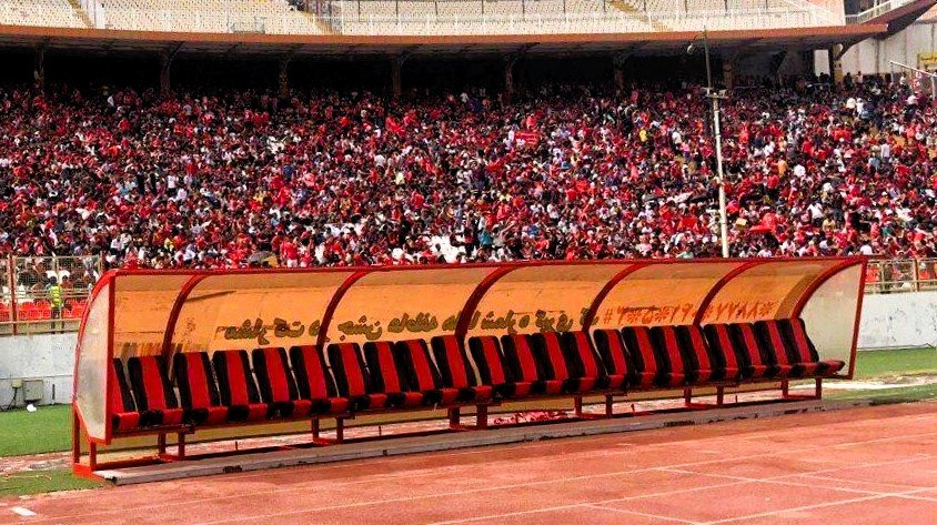 آشفته بازار حول نیمکت تراکتور؛ زنوزی خارجی می‌خواهد