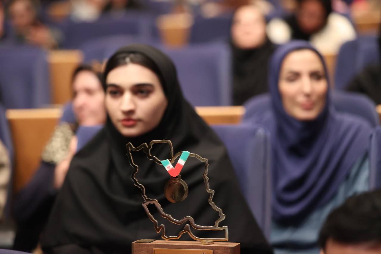 جای خالی آذربایجان در مراسم قهرمان ایران